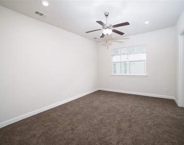 293 Ferndale Street - Photo Thumbnail 32
