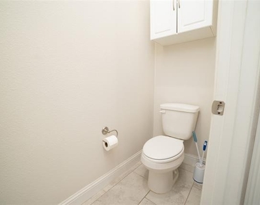 293 Ferndale Street - Photo Thumbnail 27