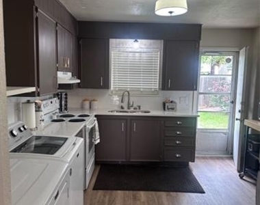 1651 Palm Street - Photo Thumbnail 4
