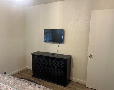 1651 Palm Street - Photo Thumbnail 17