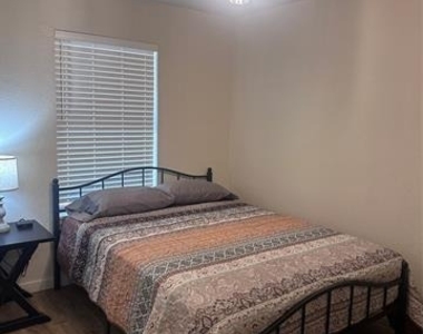 1651 Palm Street - Photo Thumbnail 16