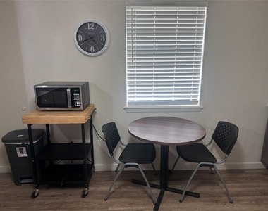 1651 Palm Street - Photo Thumbnail 15