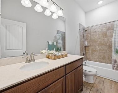 196 Lady Bird Drive - Photo Thumbnail 12
