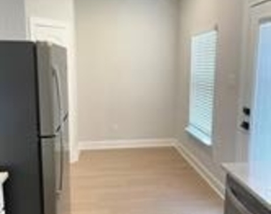 216 Savannah Way - Photo Thumbnail 5