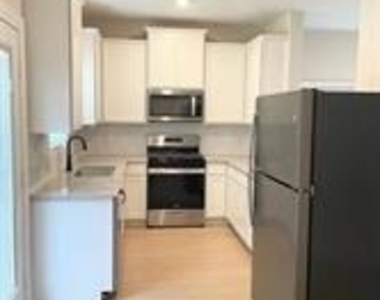 216 Savannah Way - Photo Thumbnail 4