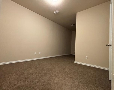 3736 Sicily Street - Photo Thumbnail 8