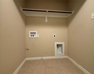 3736 Sicily Street - Photo Thumbnail 20