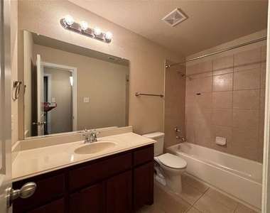 3736 Sicily Street - Photo Thumbnail 14