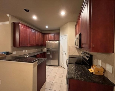 3736 Sicily Street - Photo Thumbnail 5