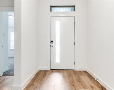 4923 Bellhurst Drive - Photo Thumbnail 2
