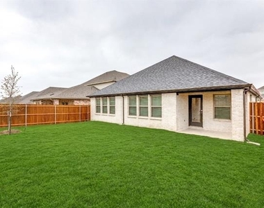 4923 Bellhurst Drive - Photo Thumbnail 24