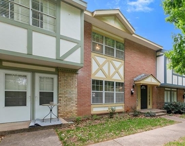 376 Westview Terrace - Photo Thumbnail 2
