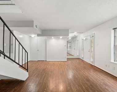 376 Westview Terrace - Photo Thumbnail 6