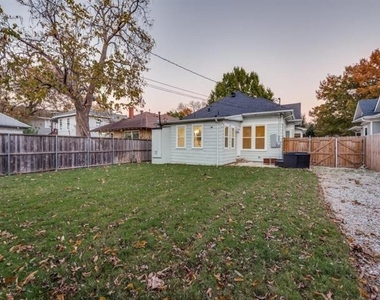 323 S Montclair Avenue - Photo Thumbnail 19