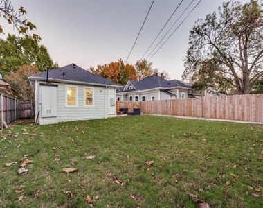 323 S Montclair Avenue - Photo Thumbnail 20