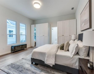 323 S Montclair Avenue - Photo Thumbnail 15