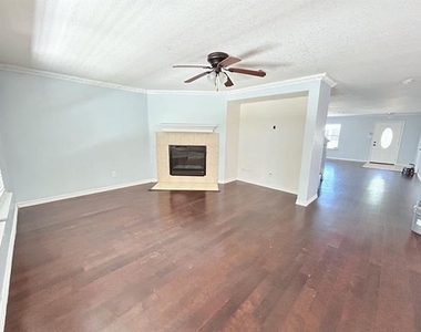 8008 Hidden Oaks Drive - Photo Thumbnail 18