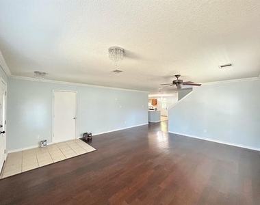 8008 Hidden Oaks Drive - Photo Thumbnail 19