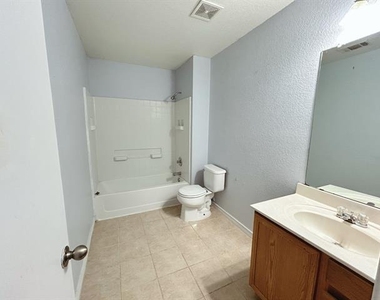 8008 Hidden Oaks Drive - Photo Thumbnail 11