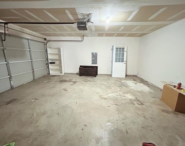 8008 Hidden Oaks Drive - Photo Thumbnail 23