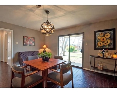 8717 Hackney Lane - Photo Thumbnail 7