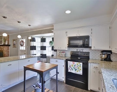 2132 Sylvan Drive - Photo Thumbnail 12