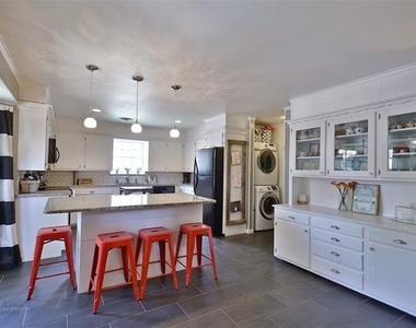 2132 Sylvan Drive - Photo Thumbnail 8