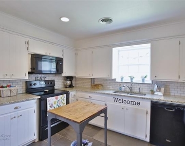 2132 Sylvan Drive - Photo Thumbnail 11