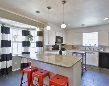 2132 Sylvan Drive - Photo Thumbnail 9