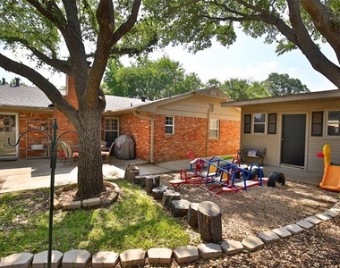 2132 Sylvan Drive - Photo Thumbnail 31