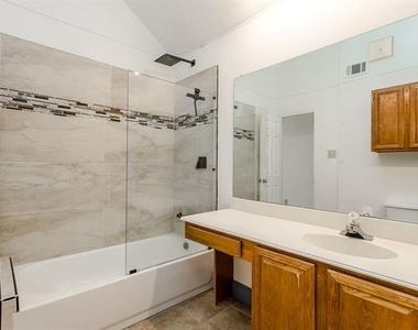 4124 Hollow Oak Drive - Photo Thumbnail 20