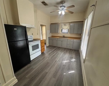 376 W Walters Street - Photo Thumbnail 11