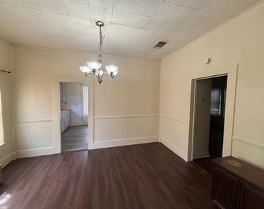 376 W Walters Street - Photo Thumbnail 4