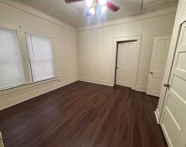 376 W Walters Street - Photo Thumbnail 8