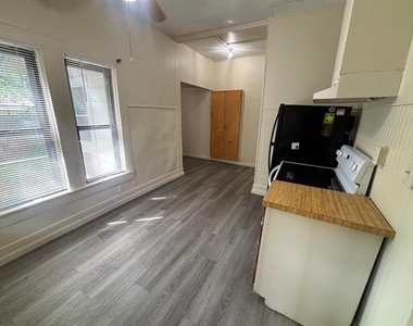 376 W Walters Street - Photo Thumbnail 12