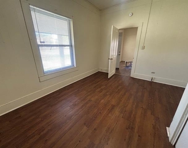 376 W Walters Street - Photo Thumbnail 6