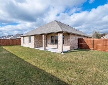 1819 Pecan Valley Drive - Photo Thumbnail 13