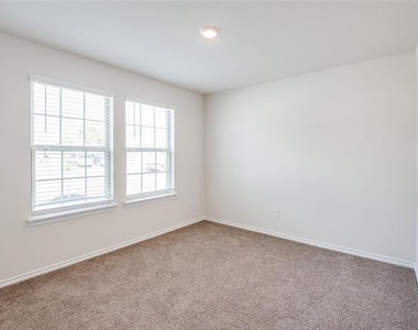 1819 Pecan Valley Drive - Photo Thumbnail 4