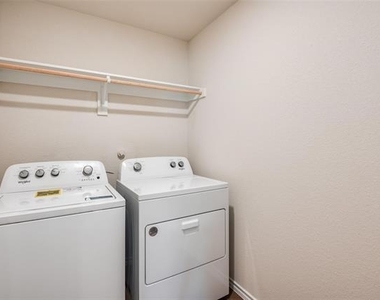 1819 Pecan Valley Drive - Photo Thumbnail 10