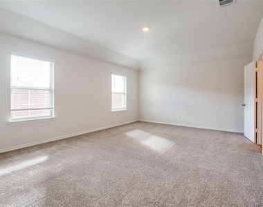 1819 Pecan Valley Drive - Photo Thumbnail 6