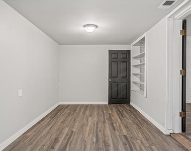 175 E Elm Street - Photo Thumbnail 6