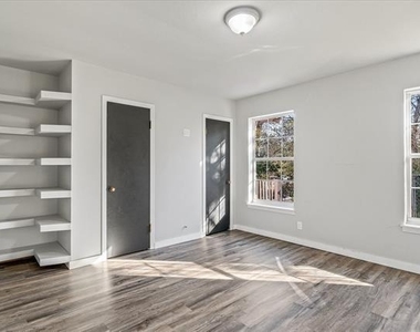 175 E Elm Street - Photo Thumbnail 20