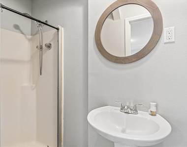175 E Elm Street - Photo Thumbnail 18