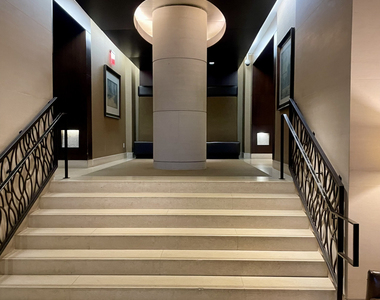 East 71st Street - Photo Thumbnail 10
