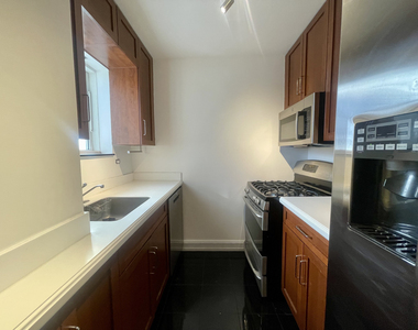 East 71st Street - Photo Thumbnail 1