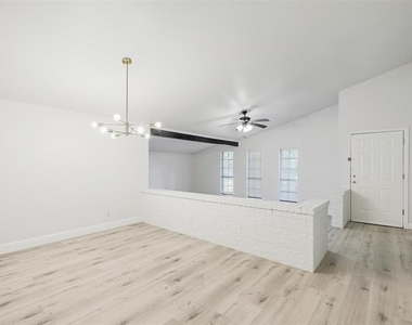 4314 Arrowwood Street - Photo Thumbnail 3