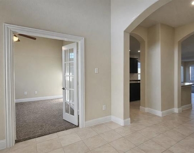 3913 Tunstall Drive - Photo Thumbnail 3