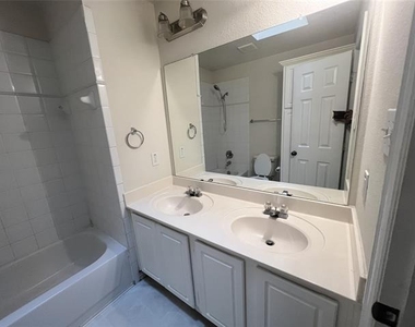 937 Spring Valley Plaza - Photo Thumbnail 18