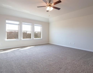 3608 Southbend Drive - Photo Thumbnail 8
