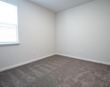 3608 Southbend Drive - Photo Thumbnail 5